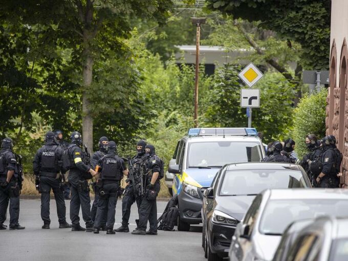 Großeinsatz der Polizei in Frankfurt