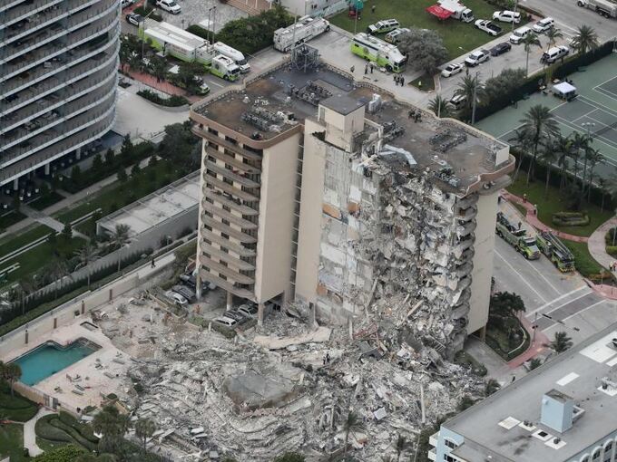 Gebäude-Einsturz nahe Miami Beach