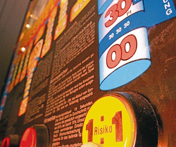 Die Unbekannten hebelten im Gastraum mehrere Spielautomaten auf.