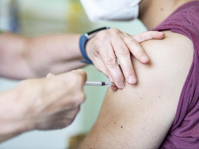 Stiko ändert Empfehlung für Astrazeneca-Erstgeimpfte ...