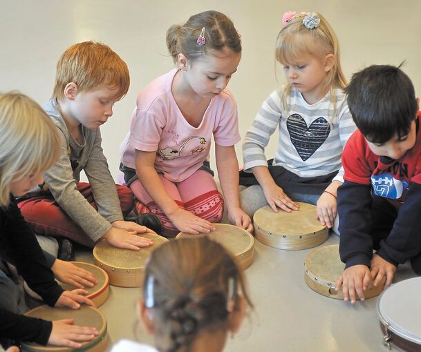 Die Musikimpulse sind ein erfolgreiches Programm zur musikalischen Frühförderung in Kindertagesstätten und Grundschulen. Geld dafür fließt jetzt aus dem Fonds „Jugend, Bildung, Zukunft“. Archivfoto: Werner Kuhnle