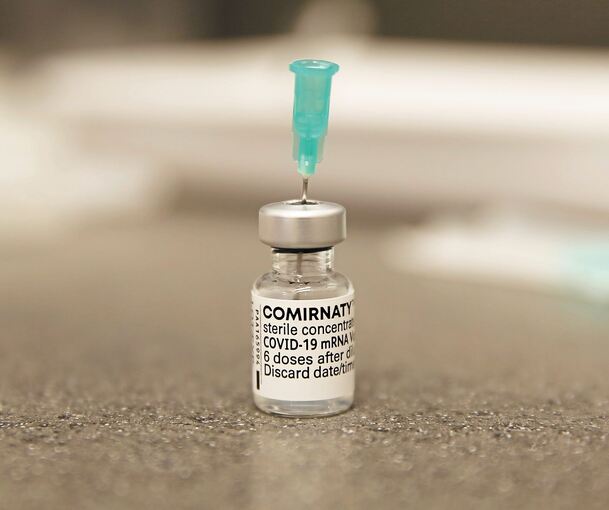 Im Kreisimpfzentrum sind Termine mit dem Impfstoff von Biontech verfügbar. Bild: dpa