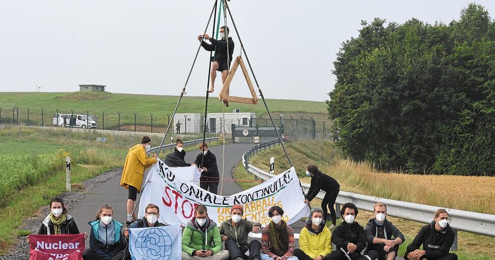 Blockade am Fliegerhorst im rheinland-pfälzischen Büchel. Auch der Hemminger Arzt Robin Maitra hat sich an den Aktionen beteiligt. Foto: privat