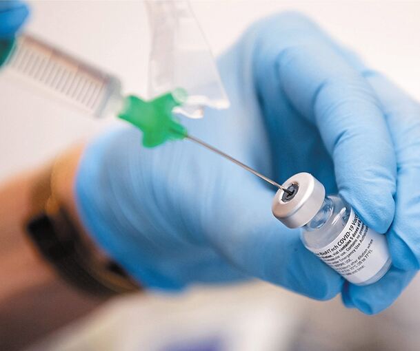 Ab dem 1. Oktober ist das Ludwigsburger Kreisimpfzentrum geschlossen, die Halle wird anderweitig genutzt. Impfungen gegen Covid-19 gibt es bei niedergelassenen Ärzten oder bei gezielten Vor-Ort-Impfaktionen durch mobile Impfteams. Foto: Sven Hoppe/dp