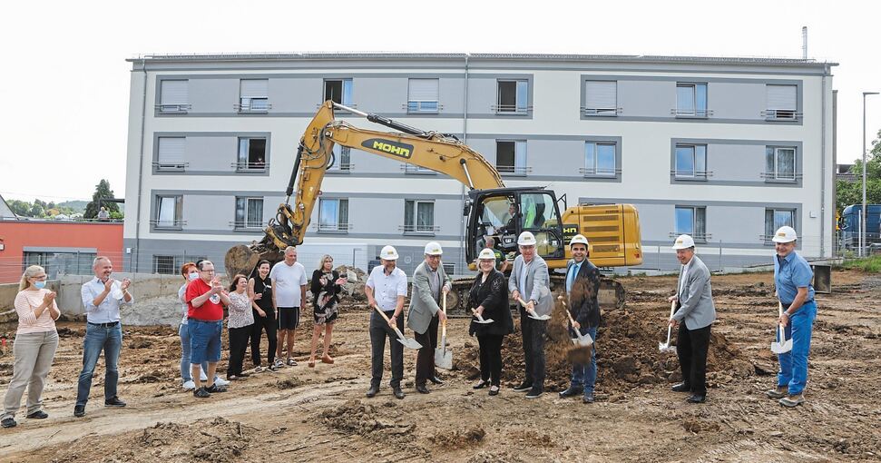 39 Pflegeplätze werden im dritten Trakt des Hauses am Wunnenstein in Winzerhausen entstehen. Heute war Baustart. Foto: Ramona Theiss