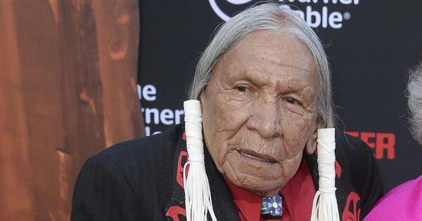 Indigener Schauspieler Saginaw Grant mit 85 gestorben ...