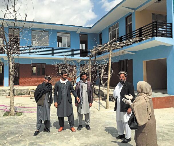 Die Atefa-Mädchenschule in Estalef, nördlich von Kabul, wird nach der Machtübernahme der Taliban geschlossen. Michael Lutz-Dettinger hat die Schule auch finanziell unterstützt. Fotos: privat