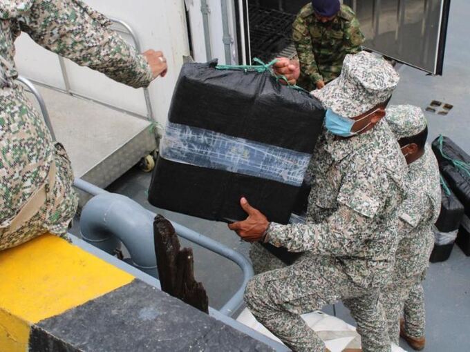 Halbtaucher mit fast zwei Tonnen Kokain vor Kolumbien abgefangen