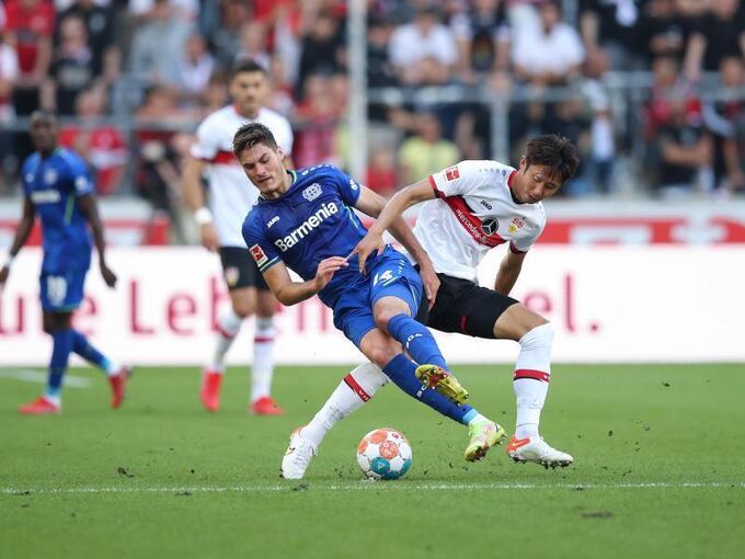 Patrik Schick gegen Hiroki Ito