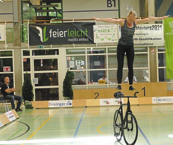 Lara Füller in Aktion (li.). Foto: privat