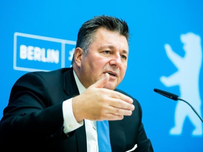 Pressekonferenz zu Pannen bei Berliner Wahl