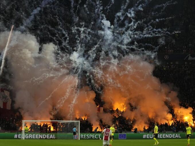 Lehrstunde im Hexenkessel: BVB geht bei Ajax unter