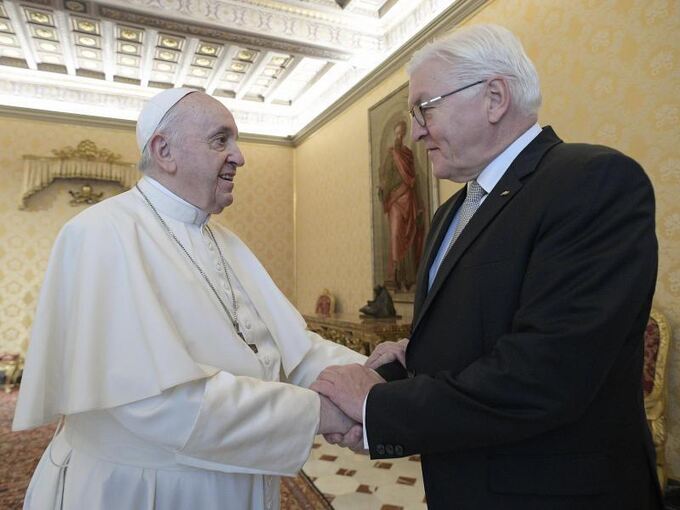 Papst und Steinmeier