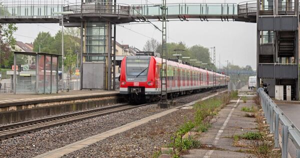 Im Ditzinger Bahnhof fuhr in der Nacht auf Dienstag eineinhalb Stunden kein Zug mehr.