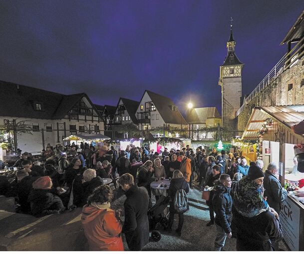 Der Burgplatz in Marbach ist Zentrum des Weihnachtsmarktes. Dieses Jahr gibt es dort keinen Budenzauber. Archivfoto: Holm Wolschendorf