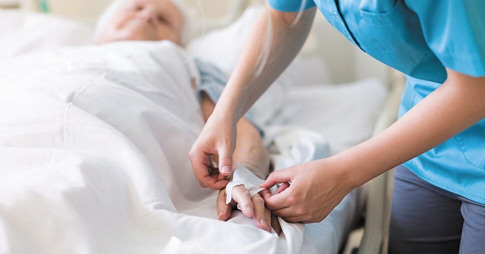 Konfliktstoff: Nur 75 Prozent der Pflegekräfte im Klinikum sind geimpft. .Foto: pikselstock/stock adobe