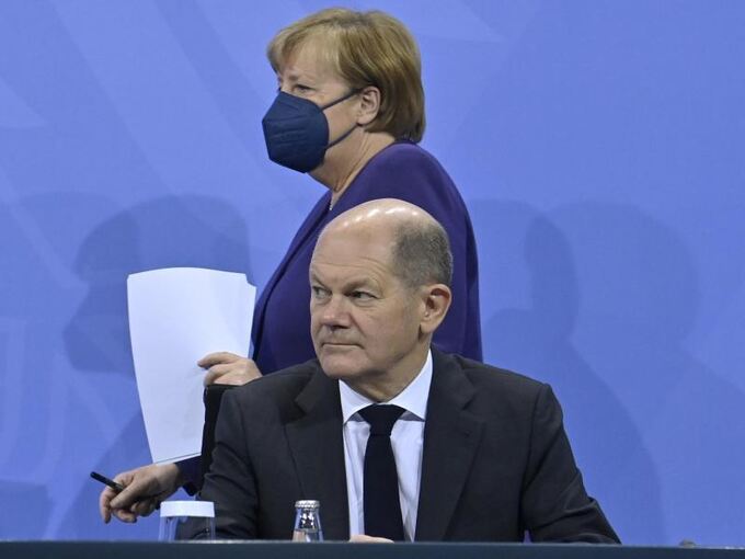 Angela Merkel und Olaf Scholz