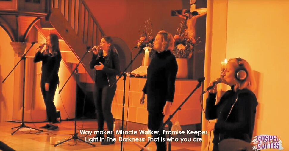 Auch der Gospel-Gottesdienst im Oktober mit Joyful Noise wurde aus der Pleidelsheimer Mauritiuskirche auf Youtube gestreamt. Screenshot: LKZ