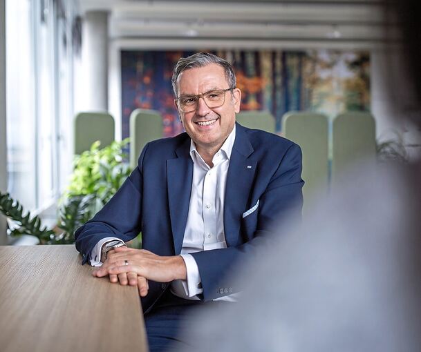 Sein Unternehmen leidet heftig unter dem schleppenden Hochlauf der Elektromobilität: Dürr-Chef Jochen Weyrauch.