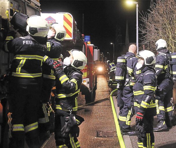 Einsatz der Feuerwehr: Die Kräfte müssen jetzt einen Impfnachweis vorlegen. Foto: Alfred Drossel