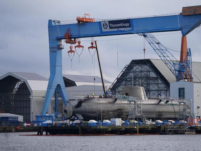 U-Boot-Bau bei ThyssenKrupp Marine Systems U-Boot-Bau bei ThyssenKrupp Marine Systems