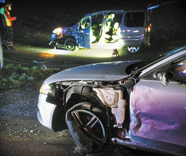 Die Autos mussten abgeschleppt werden.