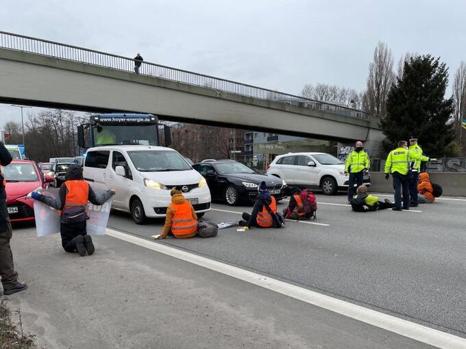 Autobahn blockiert Autobahn blockiert