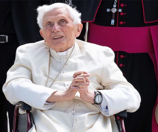 Das Münchner Missbrauchsgutachten und die Rolle des emeritierten Papst Benedikt XVI. erschüttert auch die Katholiken im Kreis Ludwigsburg. Foto: Sven Hoppe/dpa
