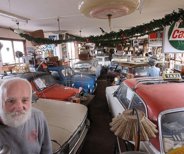 Nur ein kleiner Ausschnitt der großen Sammlung von Harald Driemel. Der 62-Jährige ist auf der Suche nach einer neuen Halle. Fotos: Alfred Drossel