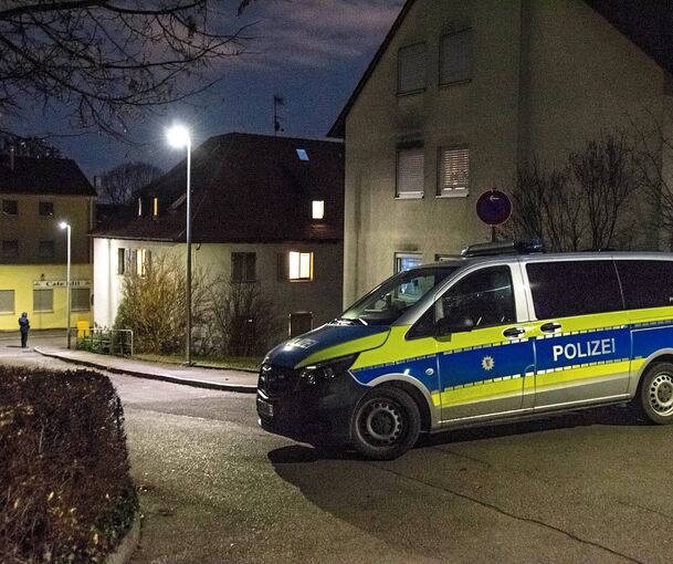 Die Straßen rund um das Gebäude hat die Polizei gesichert. Foto: 7aktuell.de