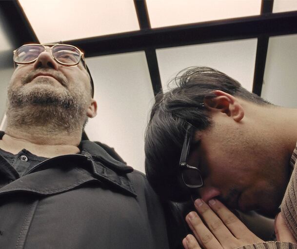 Haben’s nicht leicht: Die zwei Automatenzocker Jamu (rechts) und Uwe. Foto: privat