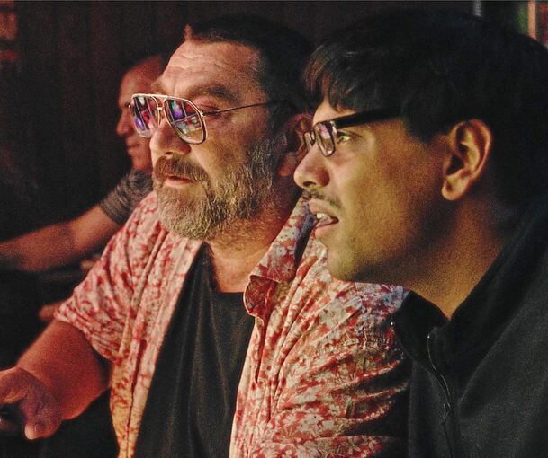 Haben’s nicht leicht: Die zwei Automatenzocker Jamu (rechts) und Uwe. Foto: privat