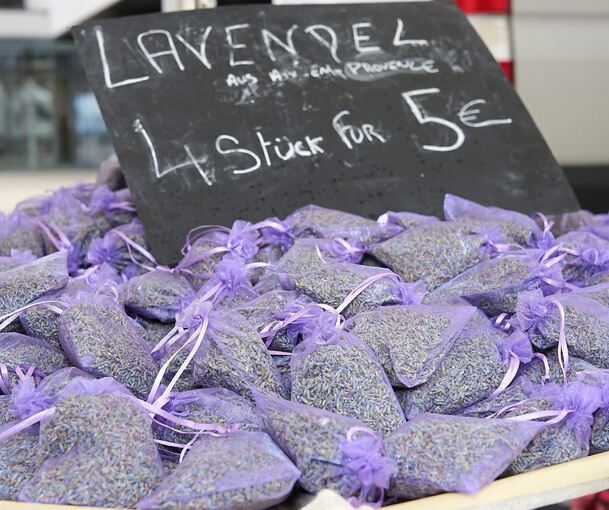 Eine Prise Urlaubsduft gefällig? Lavendel ist typisch für die Provence.
