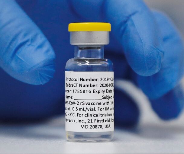 •Das Vakzin von Novavax ist ein Protein-Impfstoff. Foto: Alastair Grant/AP/dpa