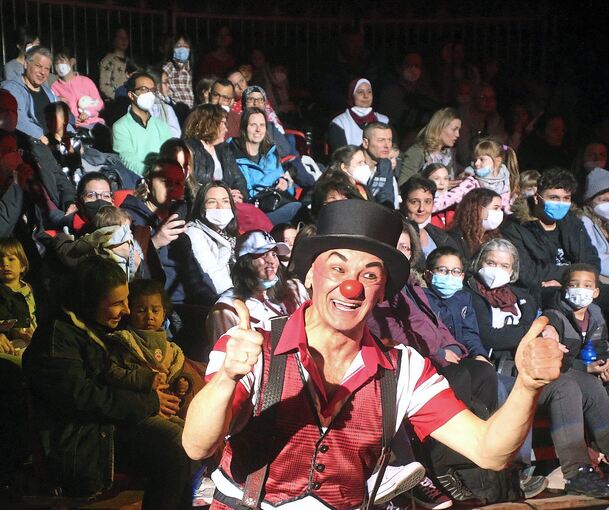 Mehr als 500 Zuschauer wollen die Premiere des Moskauer Circus am Donnerstag in Bietigheim-Bissingen miterleben. Foto: Alfred Drossel