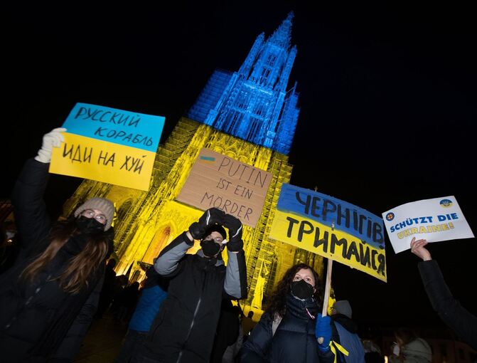 Ulmer Münster strahlt für die Ukraine