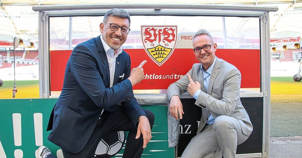 Fingerzeig: Der neue VfB-Vorstandsvorsitzende Alexander Wehrle (rechts) und VfB- Präsident Claus Vogt.Foto: Baumann