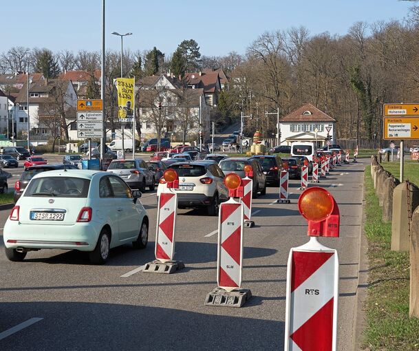 Verengte Fahrbahnen stoppen den Verkehrsfluss. Foto: Andreas Becker