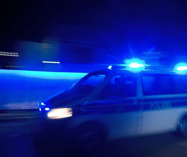 Ein Randalierer hält am Donnerstagabend in Gerlingen mehrere Polizeistreifen auf Trab. Symbolfoto: dpa