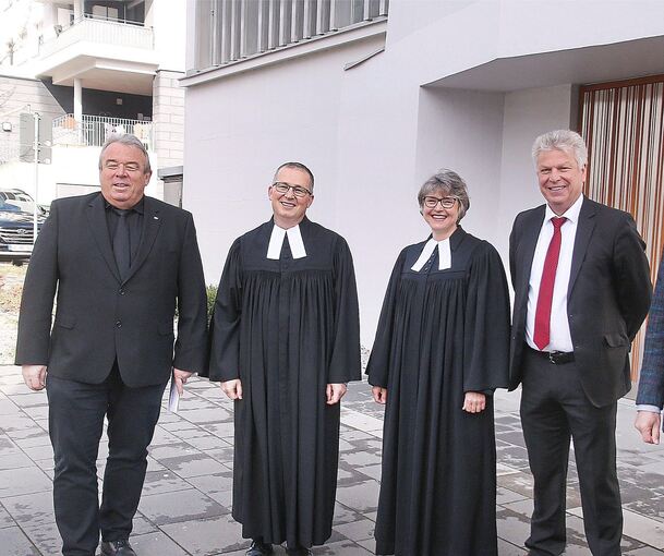 Akteure des Bietigheimer Tags: der Heilbronner Baubürgermeister Wilfried Hajek, Stadtpfarrer Bernhard Ritter, Pfarrerin Dörte Bester, Direktorin der Stiftung Karlshöhe Ludwigsburg, und Bietigheim-Bissingens Oberbürgermeister Jürgen Kessing. (von link