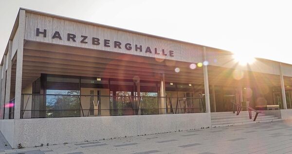 Die Harzberghalle in Großbottwar kann nach langer Sanierung wiedereröffnet werden.