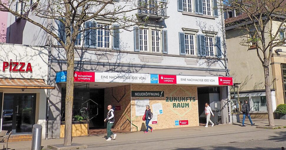 Früher Buchhandlung, jetzt Beratungszentrum für Nachhaltigkeit: Das ehemalige Aigner-Haus am Arsenalplatz. Foto: Holm Wolschendorf