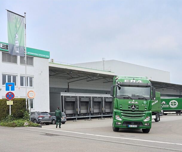 Reger Lastwagenbetrieb auf dem Gelände der Era GmbH. Fotos: Andreas Becker
