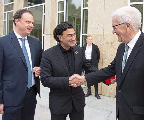 Intendant Jochen Sandig begrüßt Ministerpräsident Winfried Kretschmann und Ludwigsburgs OB Matthias Knecht. Fotos: Reiner Pfisterer/p