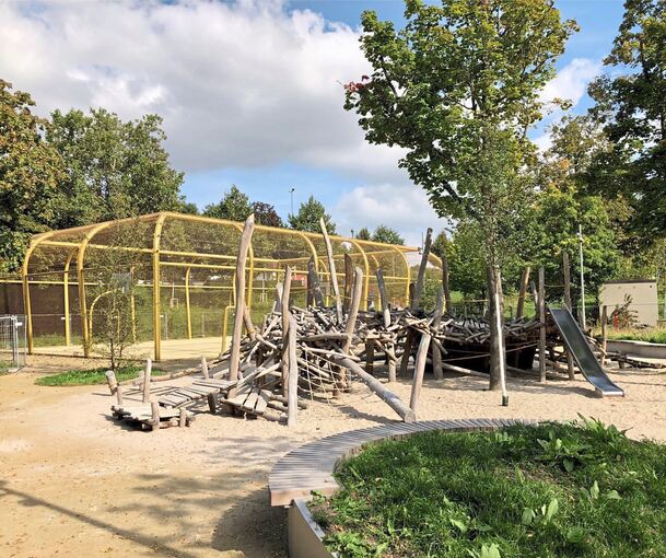 Das Spielfeld „Goldener Käfig“ mitten im Walcker-Park. Foto: Stadt Ludwigsburg