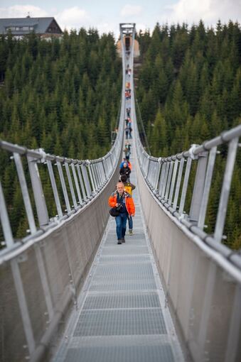 Fußgänger-Seilbrücke in Tschechien