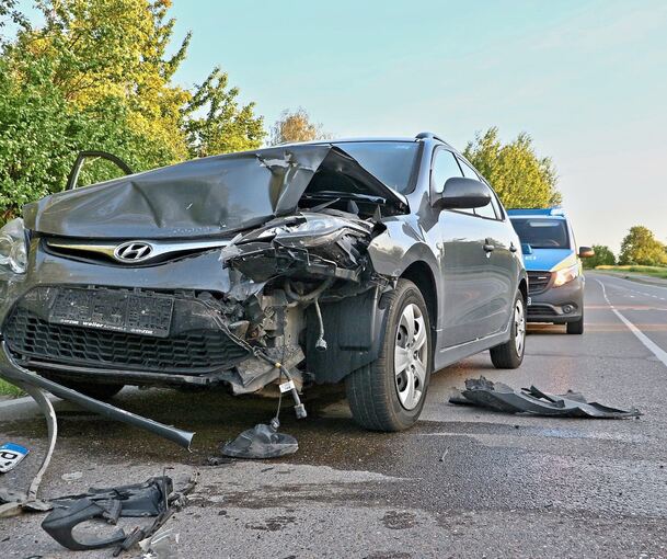 Der Hyundai wie auch der Smart der Unfallverursacherin waren nach der Kollision nicht mehr fahrbereit.
