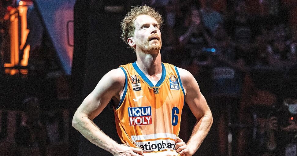 Emotional: Per Günther nach seinem letzten BBL-Spiel. Foto: Eibner