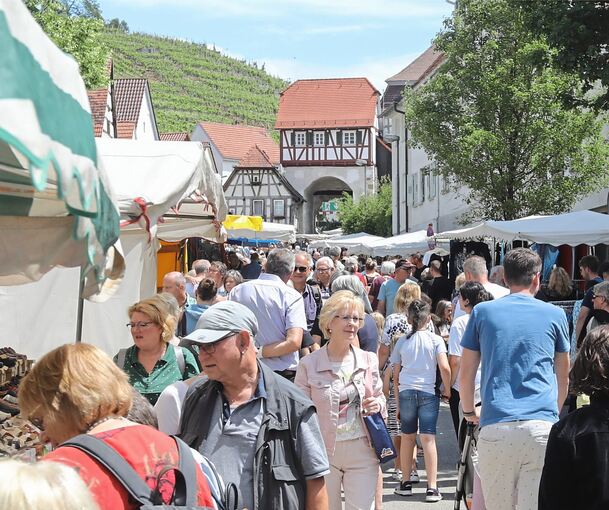 Der Pfingstmarkt lockt viele Besucher in die Ortsmitte.vFotos: Ramona Theiss