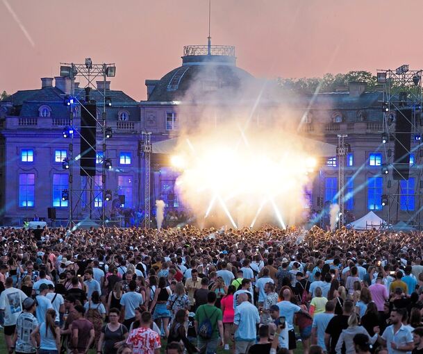 Tolle Location, aber Kritik an der Umsetzung: Das Dukeland-Open-Air am Seeschloss Monrepos 2022. Foto: Holm Wolschendorf